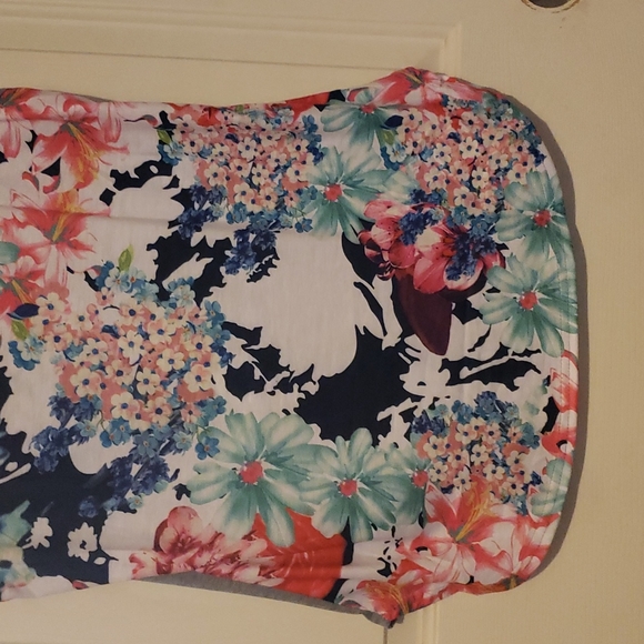 Floral tank with grey solid - Picture 4 of 5